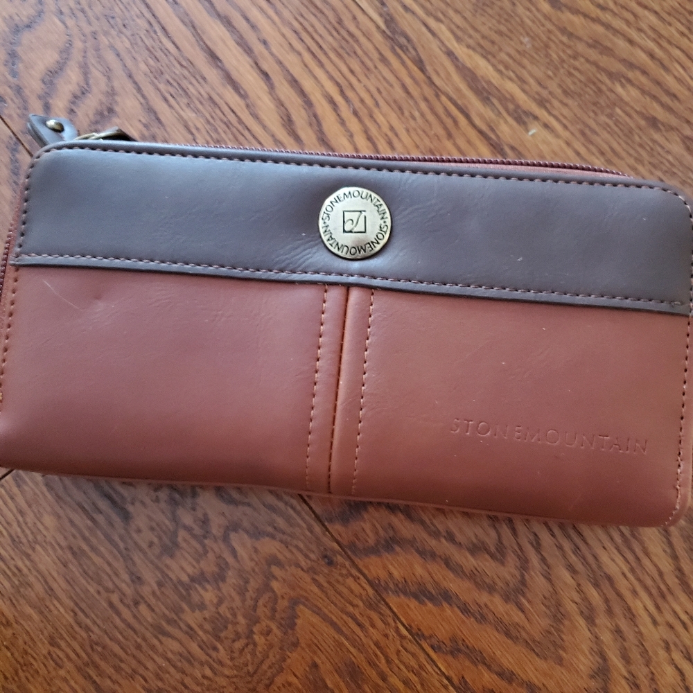 Stone Mountain leather wallet
